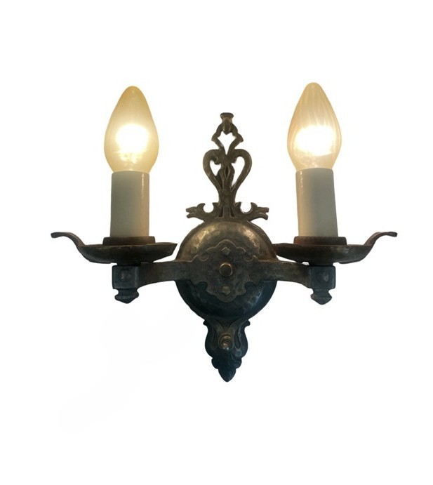 VL1218 Vintage c1930 JC Virden Hammered Cast Iron Dogs Head Double Sconce Restored - Image 2