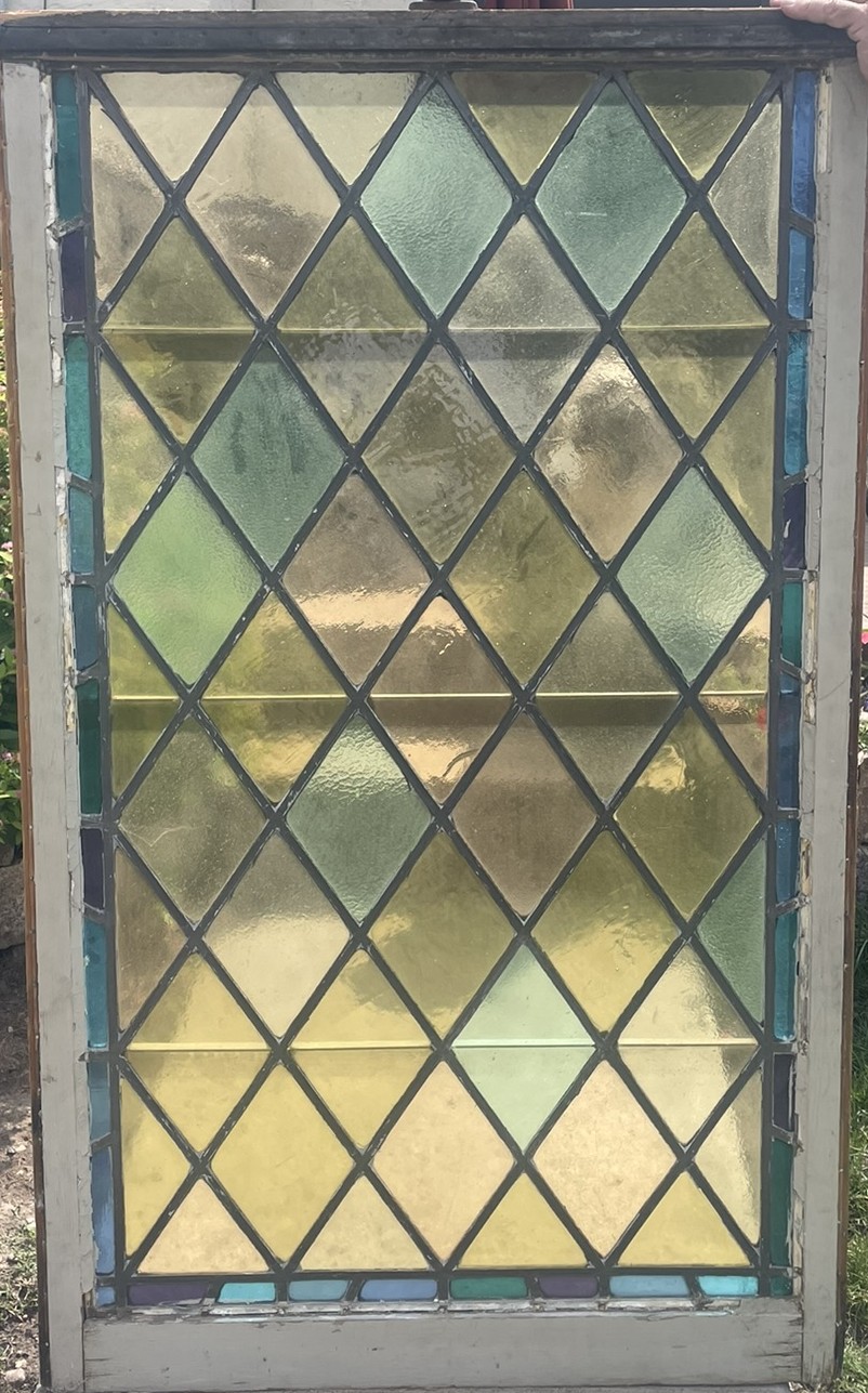 AG1072 Antique Vintage c1920 Large Diamond Light Stained Glass Tudor Window - Image 3
