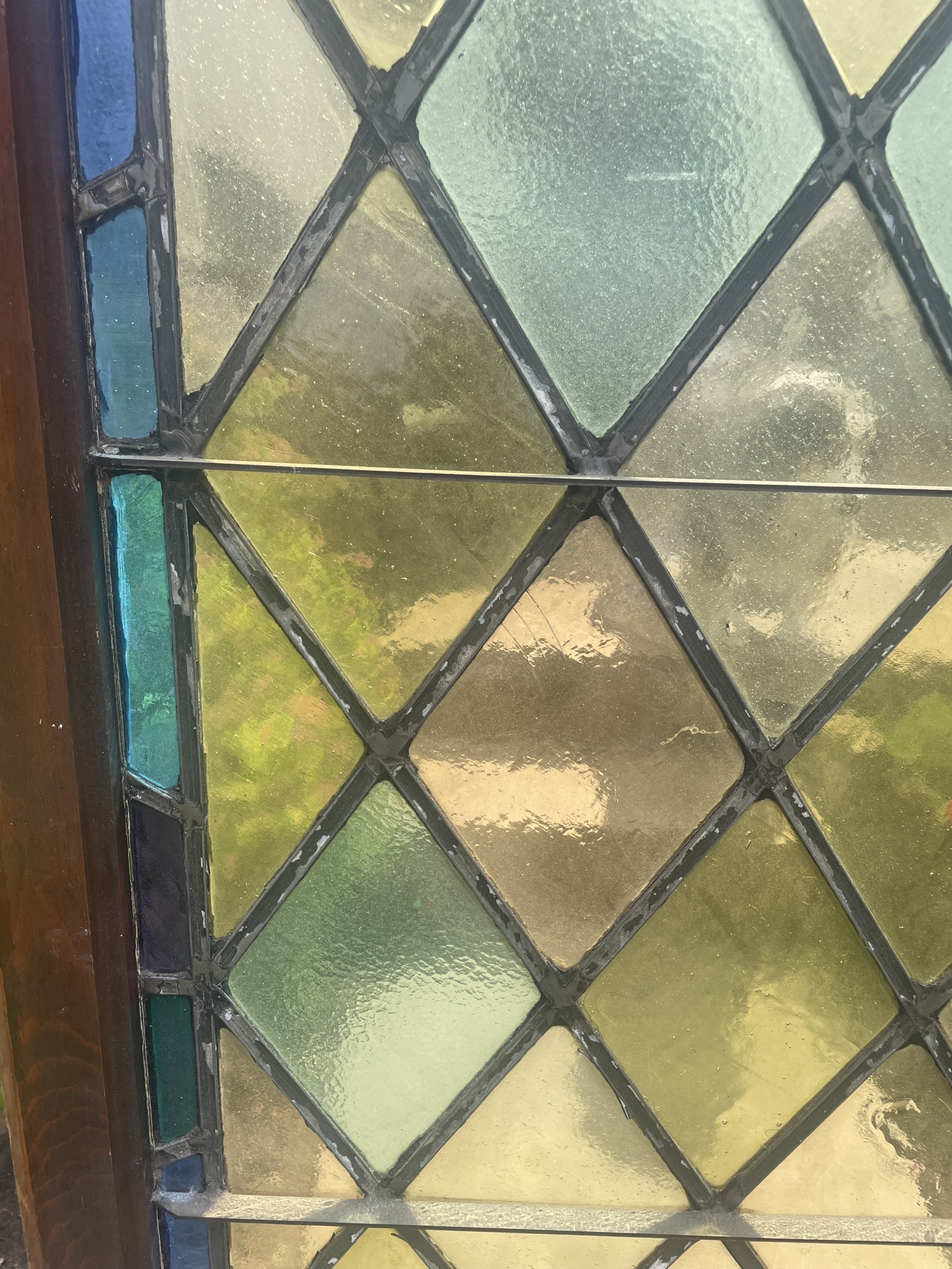 AG1072 Antique Vintage c1920 Large Diamond Light Stained Glass Tudor Window - Image 4