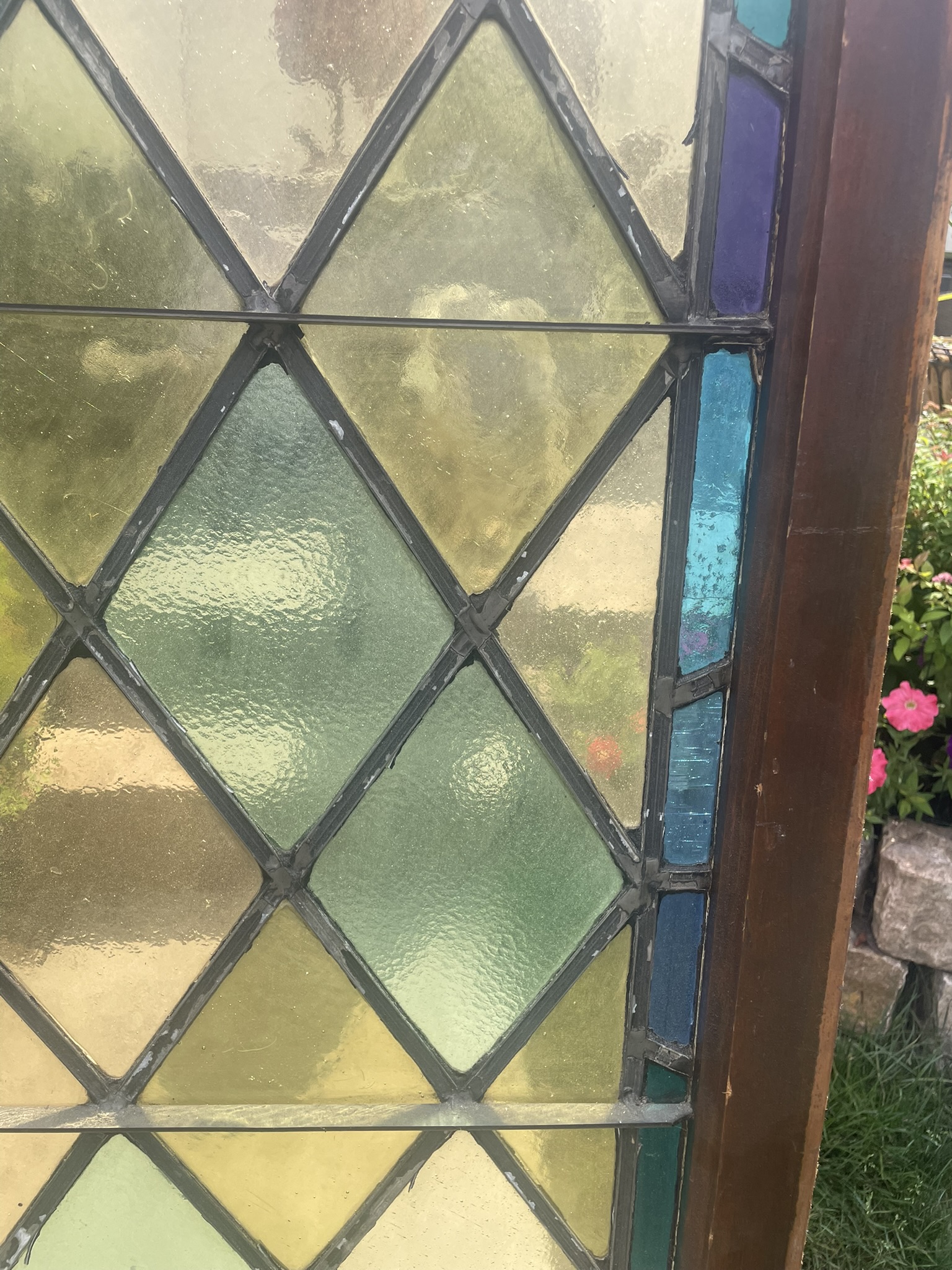 AG1072 Antique Vintage c1920 Large Diamond Light Stained Glass Tudor Window - Image 6